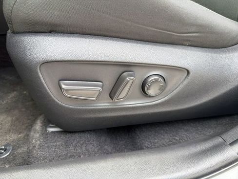 Used 2025 Toyota RAV4 XLE AWD/4WD image 14