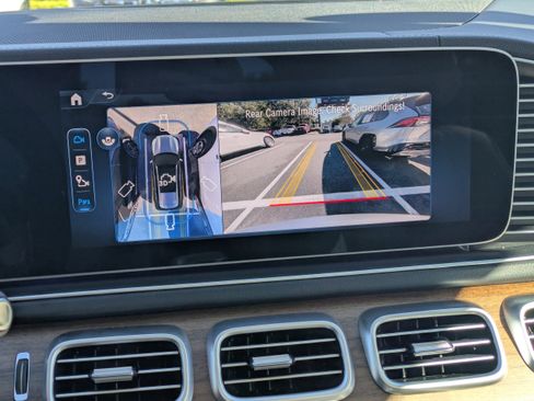 Used 2026 Mercedes-Benz GLS 450 4MATIC image 26