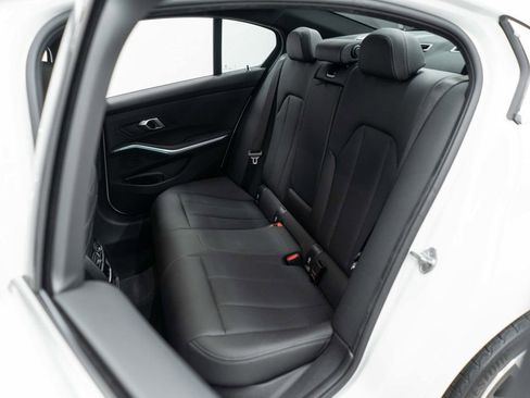 Used 2025 BMW 330i xDrive Sedan w/ Convenience Package image 27