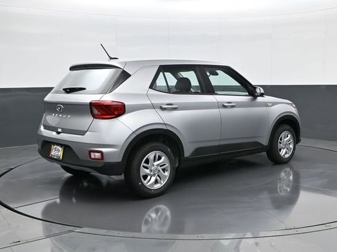 New 2026 Hyundai Venue SE image 5