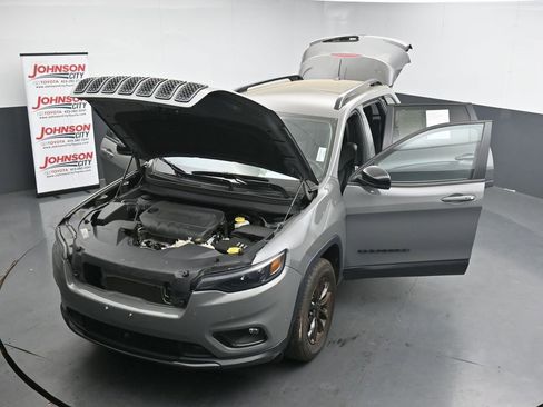 Used 2023 Jeep Cherokee Altitude Lux image 26