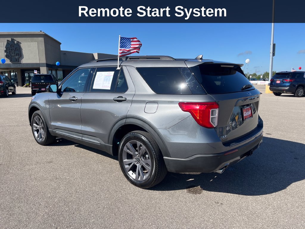 Used 2023 Ford Explorer XLT w/ Equipment Group 202A AWD/4WD image 3