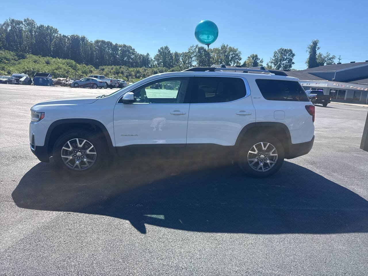Used 2021 GMC Acadia SLT FWD image 4