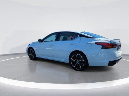 Used 2024 Nissan Altima 2.5 SR FWD image 8