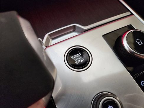 Used 2023 Land Rover Range Rover SE image 19