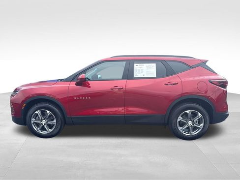 Used 2024 Chevrolet Blazer LT w/ Convenience Package FWD image 2