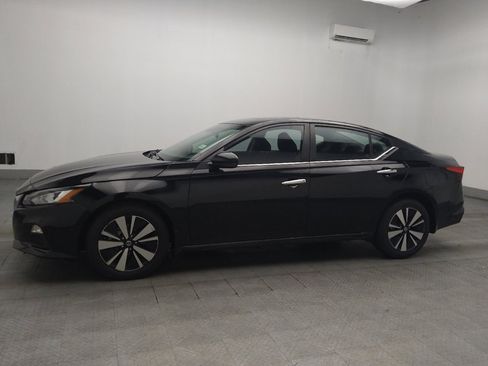 Used 2021 Nissan Altima 2.5 SV w/ SV Premium Package AWD/4WD image 2