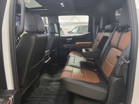 Used 2021 Chevrolet Silverado 1500 High Country w/ Technology Package image 19