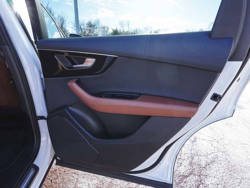 Used 2023 Audi Q7 3.0T Premium w/ Convenience Package image 13