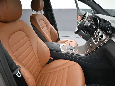 Used 2022 Mercedes-Benz GLC 300 4MATIC Coupe image 22