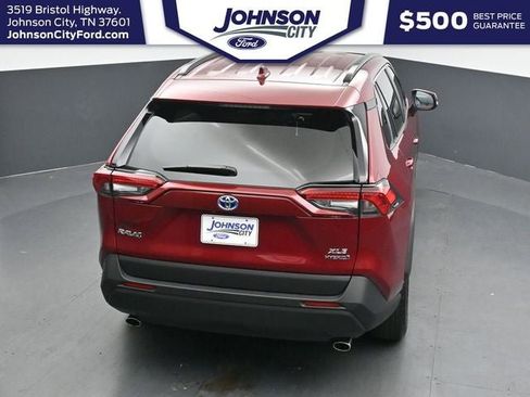 Used 2024 Toyota RAV4 XLE AWD/4WD image 25