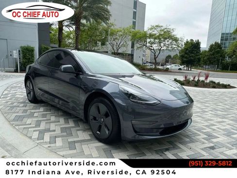 Used 2023 Tesla Model 3 Standard Range image 1