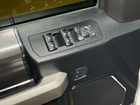 Used 2017 Ford F150 Lariat image 32