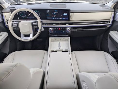 Used 2025 Hyundai Santa Fe Calligraphy image 14
