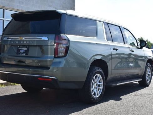 Used 2023 Chevrolet Suburban LT AWD/4WD image 16