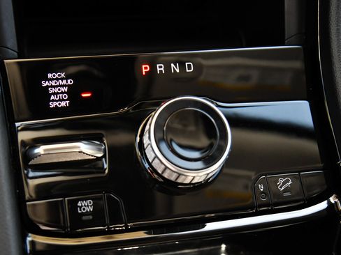 Used 2023 Jeep Grand Cherokee 4WD 4xe image 32