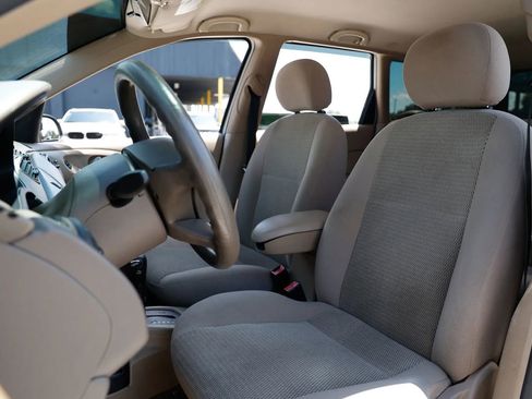 Used 2004 Ford Focus SE FWD image 18