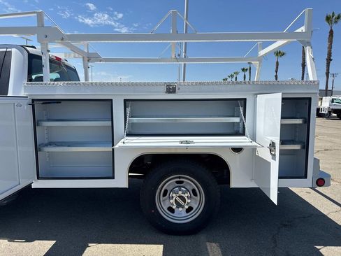 New 2025 Ford F350 XL w/ XL Chrome Package RWD image 17
