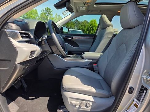 Used 2020 Toyota Highlander Platinum AWD/4WD image 9