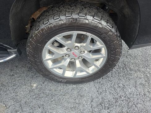 Used 2019 GMC Yukon SLE w/ SLE Value Package image 10