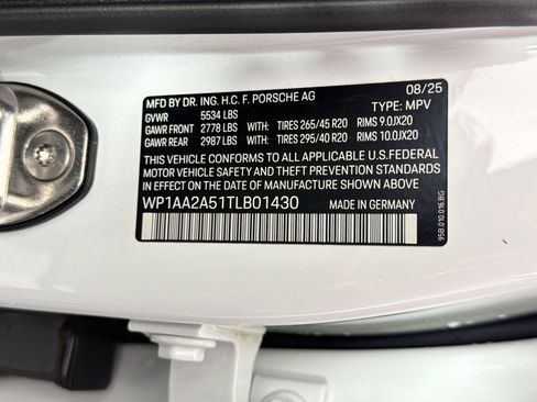 Certified 2026 Porsche Macan AWD/4WD image 21