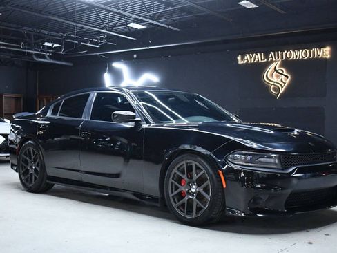 Used 2016 Dodge Charger R/T Scat Pack w/ Beats Audio Group RWD image 2
