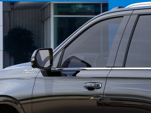 New 2026 Chevrolet Tahoe High Country AWD/4WD image 12