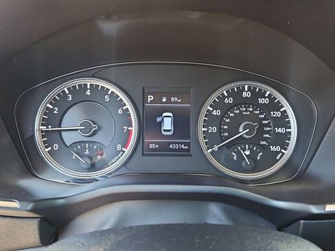 Used 2020 Hyundai Santa Fe SE FWD image 17