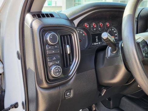 Used 2020 Chevrolet Silverado 2500 Custom w/ Custom Value Package image 18