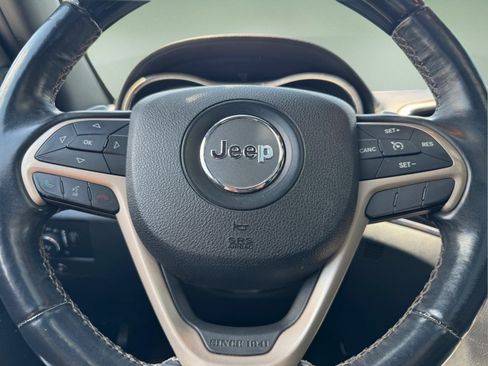 Used 2015 Jeep Grand Cherokee Overland AWD/4WD image 21