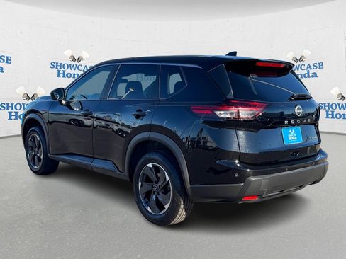 Used 2024 Nissan Rogue SV image 5