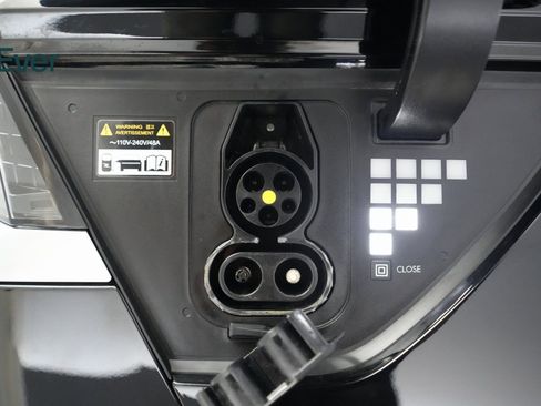 Used 2024 Hyundai Ioniq 5 Limited image 24