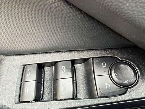 Used 2025 Chevrolet Equinox LT image 22