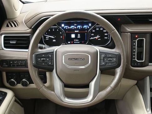 Used 2021 GMC Yukon XL Denali w/ Denali Premium Package AWD/4WD image 26