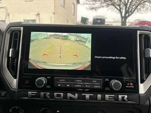 Used 2025 Nissan Frontier SV image 16