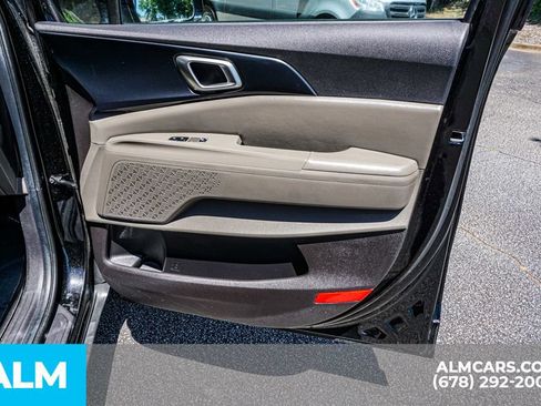 Used 2025 Kia Carnival FWD image 40