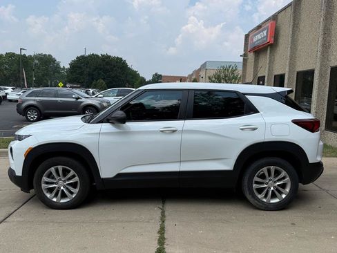 Used 2022 Chevrolet TrailBlazer LS FWD image 4