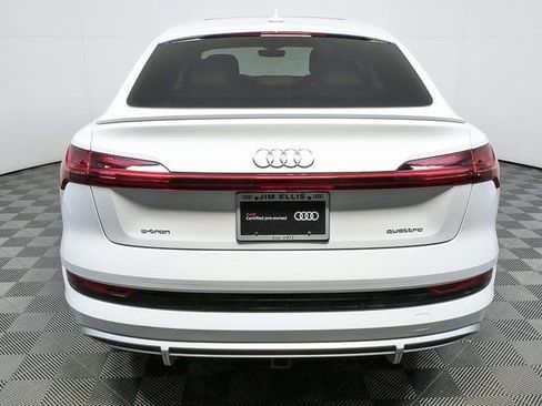 Used 2021 Audi e-tron Prestige w/ Prestige Package image 30