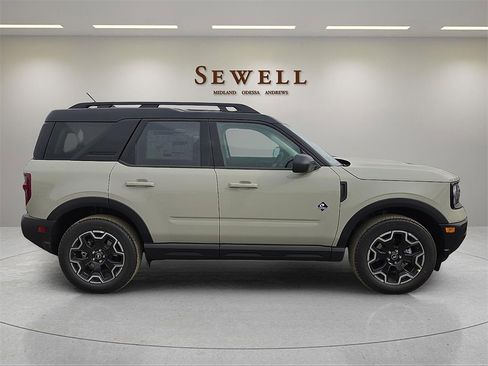 New 2025 Ford Bronco Sport Outer Banks image 5