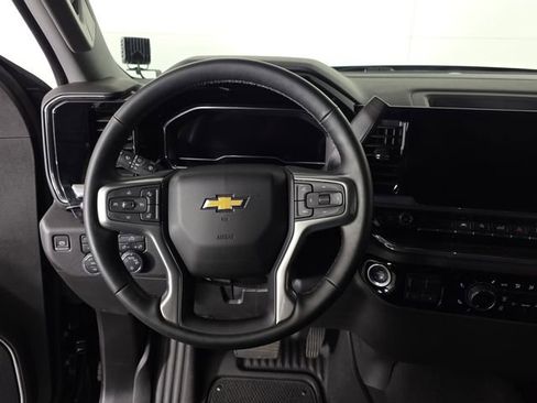 Used 2024 Chevrolet Silverado 1500 LT image 13