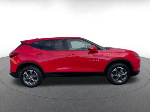 Used 2025 Chevrolet Blazer LT FWD image 13