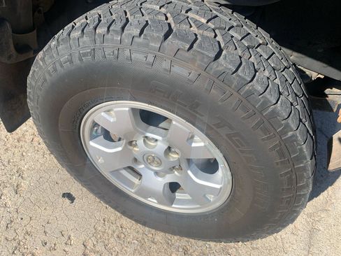 Used 2015 Toyota Tacoma 4x4 Access Cab V6 image 26