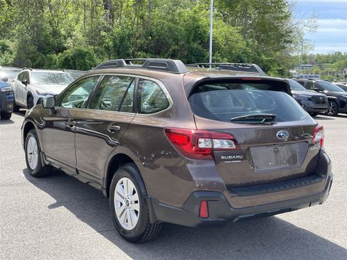 Used 2019 Subaru Outback 2.5i AWD/4WD image 3