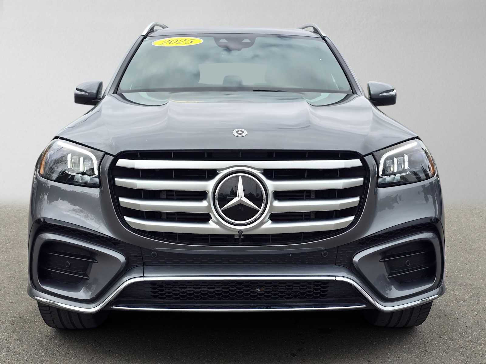 Used 2025 Mercedes-Benz GLS 450 4MATIC w/ AMG Line Exterior image 8