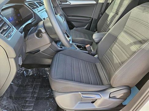 Used 2022 Volkswagen Tiguan S image 23