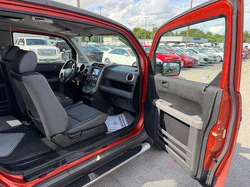 Used 2004 Honda Element EX image 9
