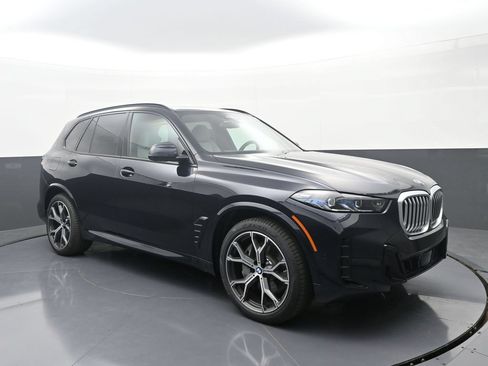 New 2026 BMW X5 xDrive50e w/ M Sport Package AWD/4WD image 3
