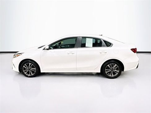 Used 2024 Kia Forte LXS w/ LXS Technology Package image 4