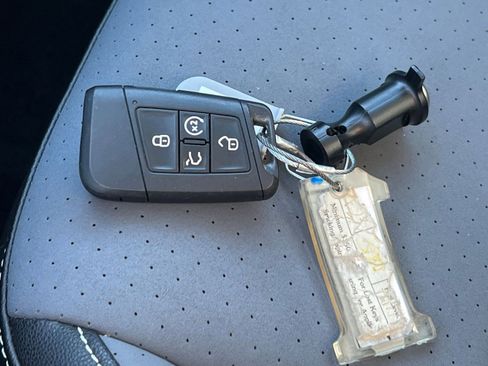 Used 2025 Volkswagen Jetta SE image 22