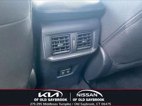 Used 2021 Toyota RAV4 XLE w/ Convenience Package image 10